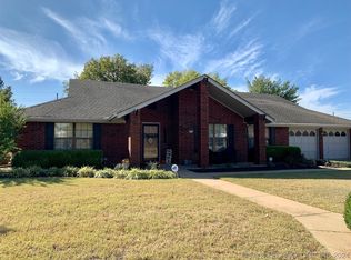 2701 Kensington Way, Bartlesville, OK 74006