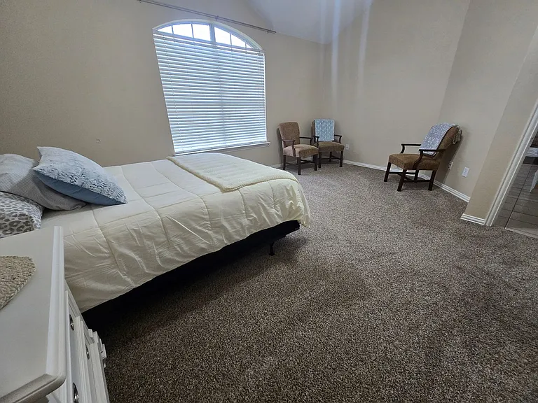 2816 Oakdale Dr — Photo 5