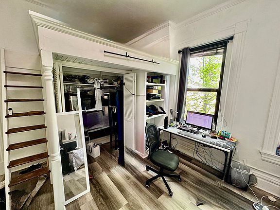 2nd image of 23 Bedford Sq APT 2