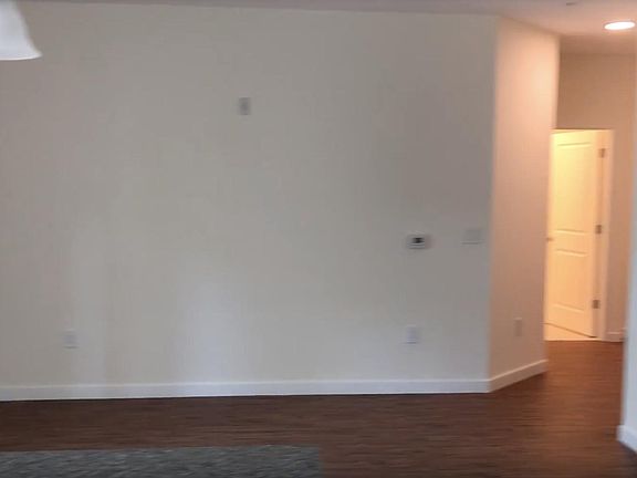 4th image of 140 Burkhall St #202