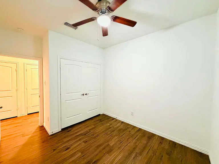 114 Providence Ave — Photo 7