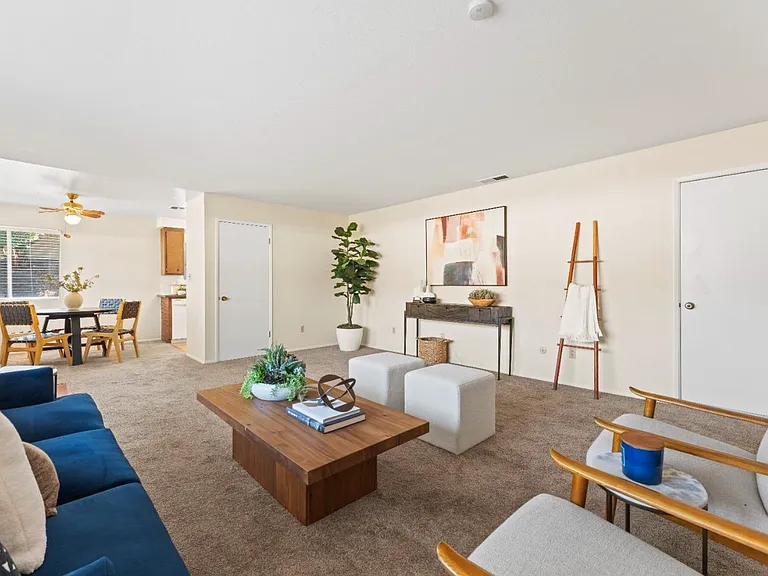 5484 Riverside Blvd — Photo 4