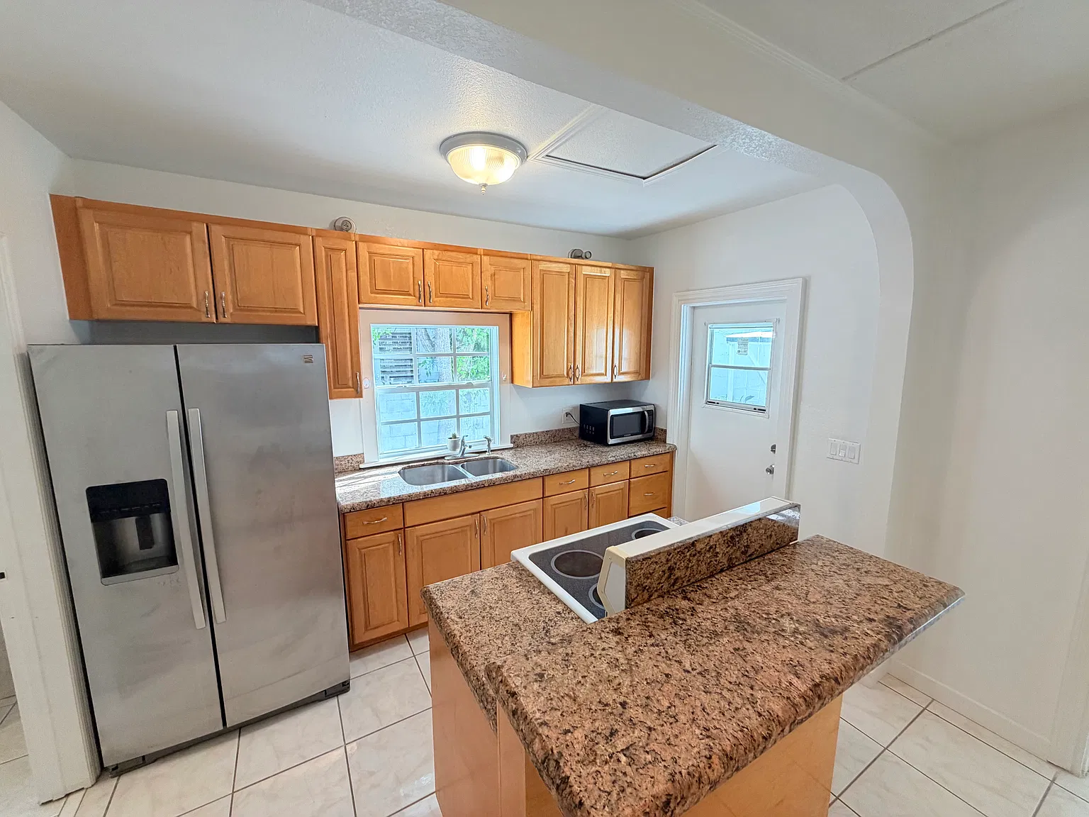 709 Whitmarsh Ln — Photo 3