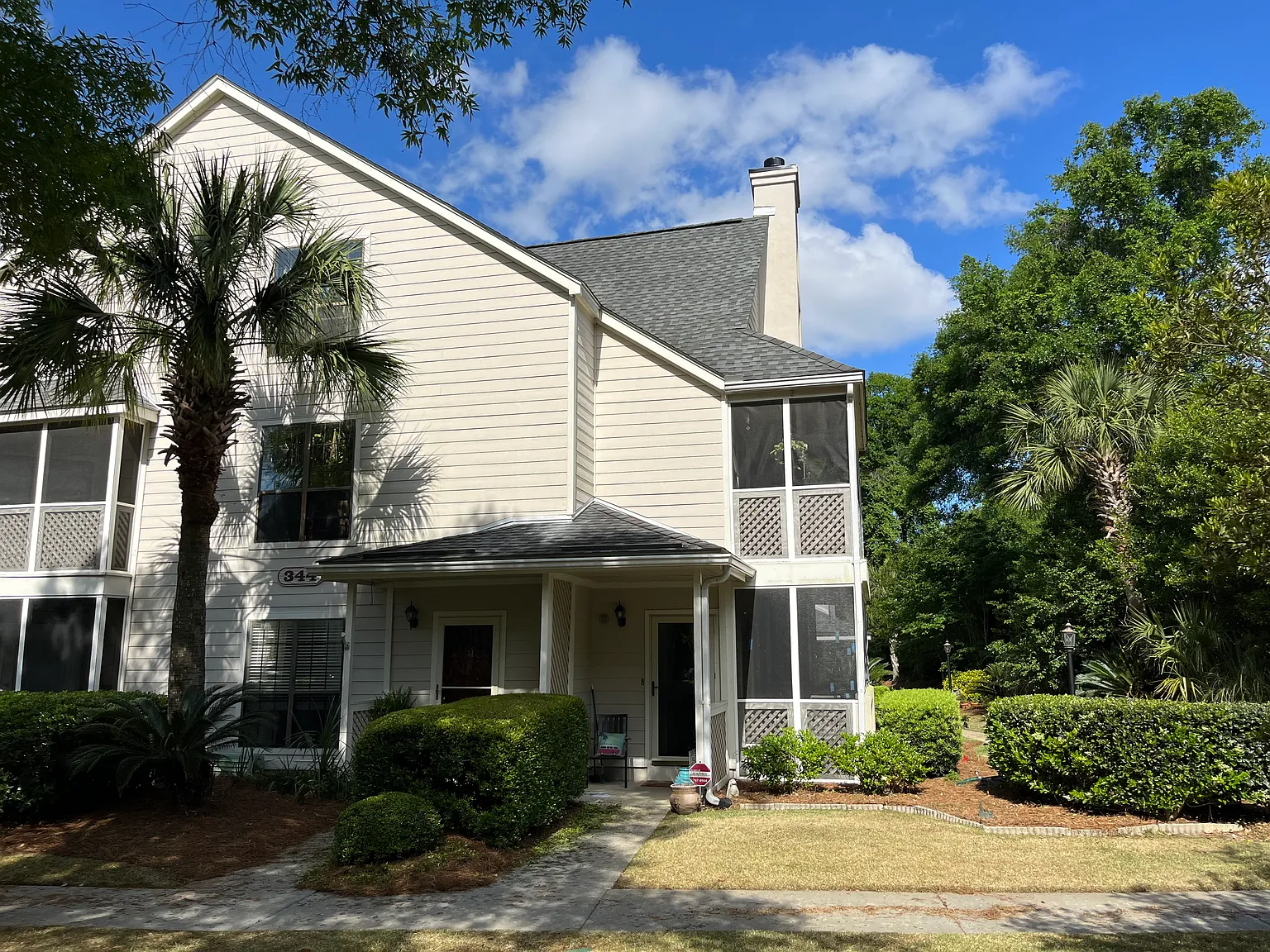 2 bed, 946 sqft, $2,200 — Photo 2