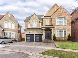 144 Bloomsbury Ave, Brampton, ON L6P2X2