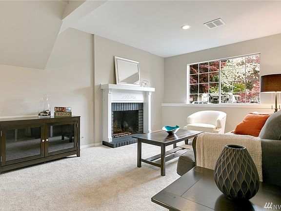 4th image of 10624 38th Ave NE