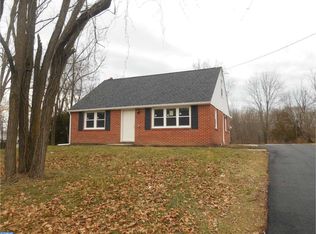 1076 Levengood Rd, Pottstown, PA 19464