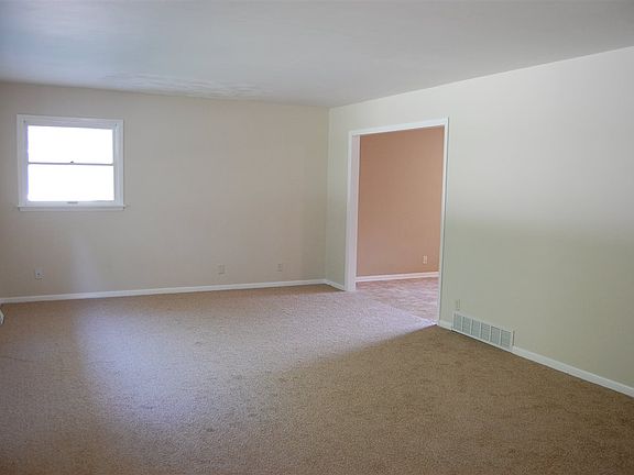 4th image of 1242 Romain Ave