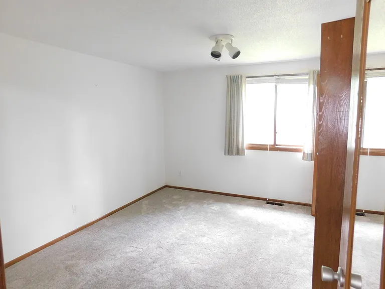 825 Woodgate Dr — Photo 20