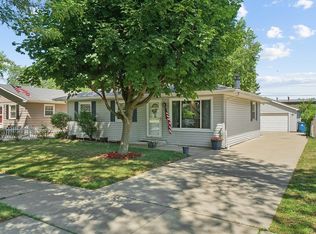 3109 Hopkins St, Steger, IL 60475