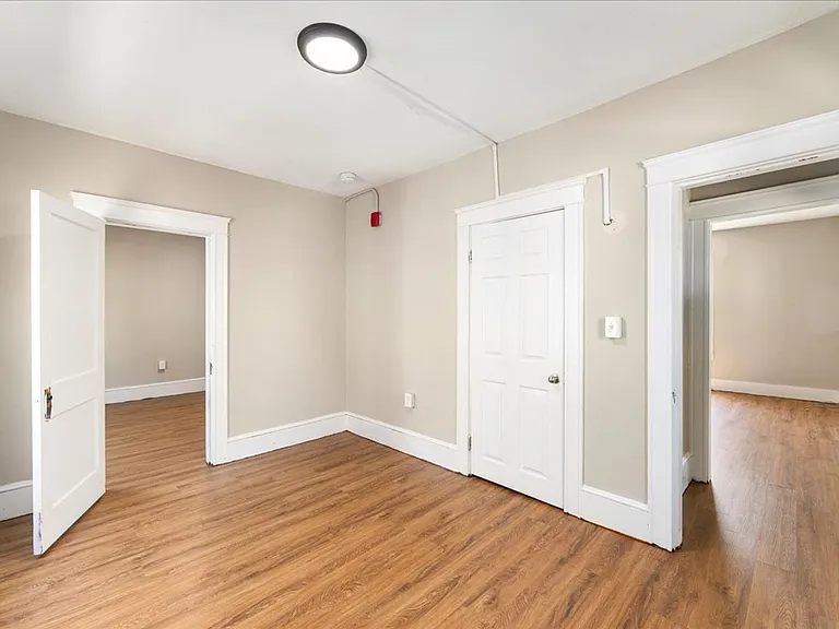 425 Wood Ave #427 — Photo 7