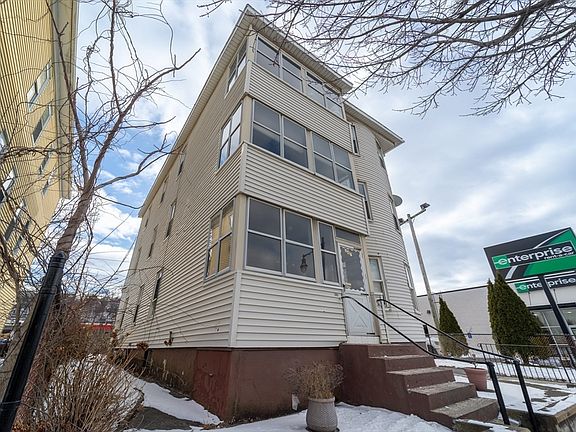 3rd image of 247 Shrewsbury St