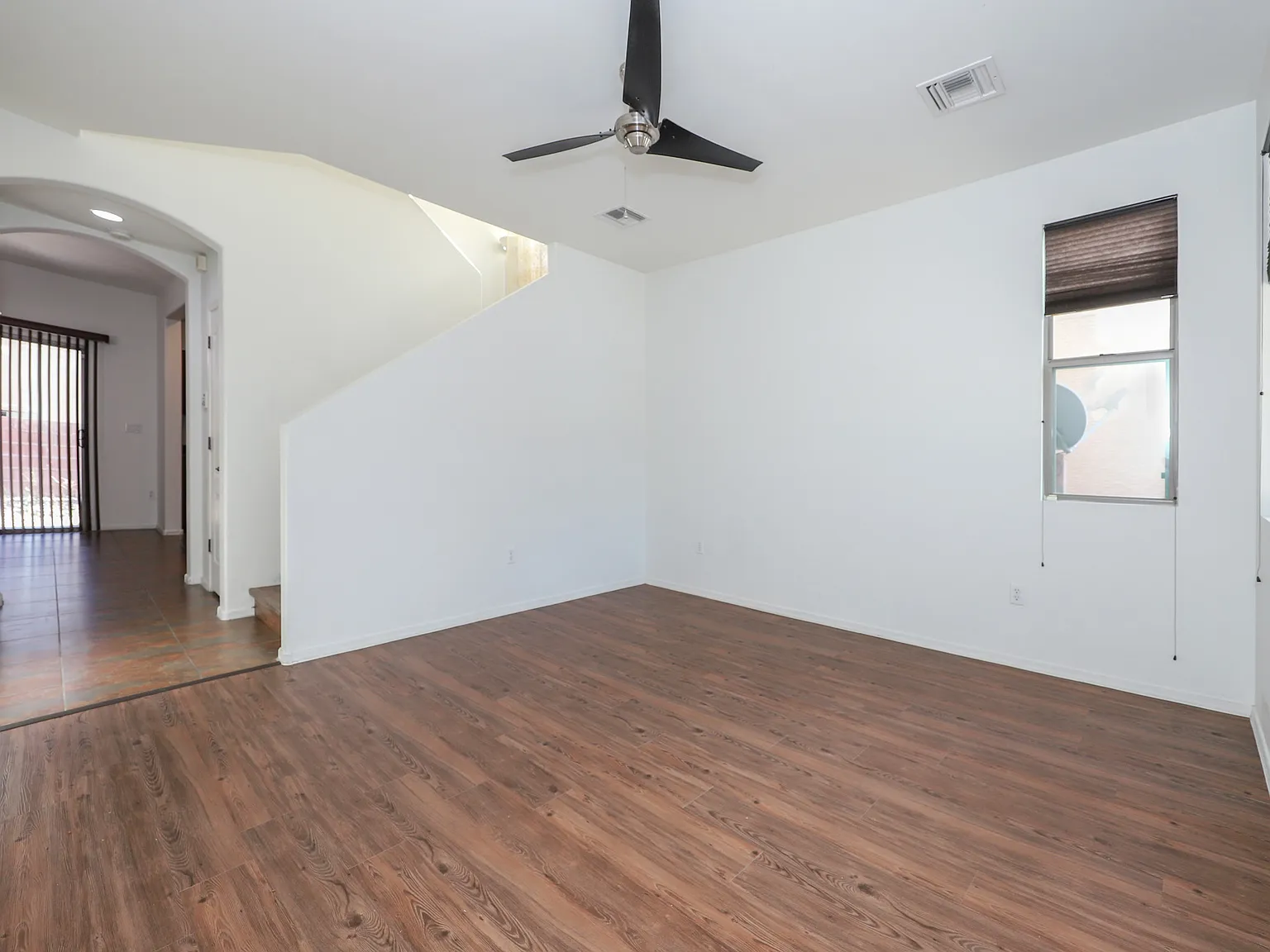 4 bed, 1900 sqft, $2,500 — Photo 4