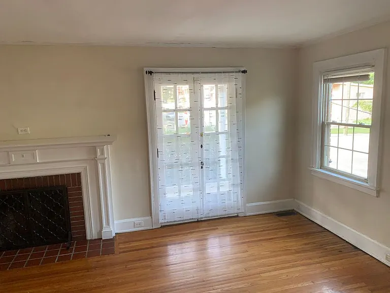 931 Nassau St #1 — Photo 12