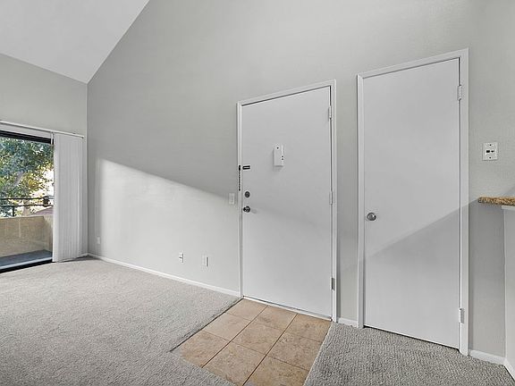 Front door/ Coat closet