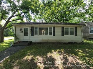 8244 Grand Ave, Kansas City, MO 64114