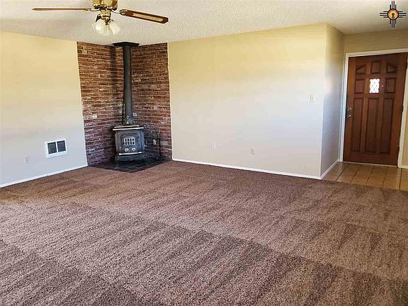 3rd image of 716 N Avenue N