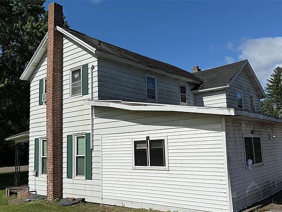 4th image of 12528 102nd Avenue