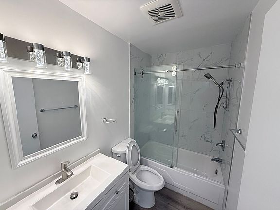 5th image of 617 N Orange Dr #210
