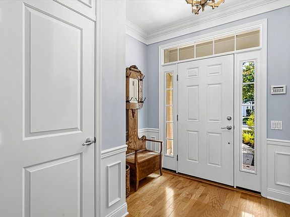5th image of 179 Carly Ln