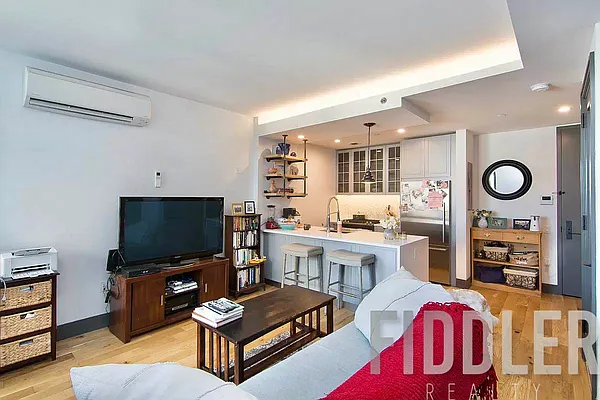 Rented by The KCI Group | media 80