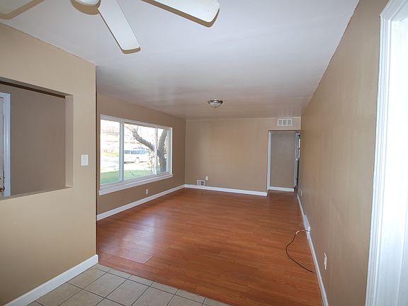 4th image of 1156 E Barrett Ave