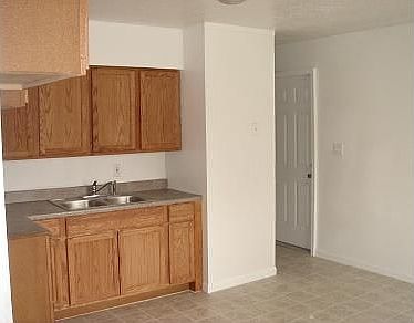 4th image of 4120 Irwin Ave