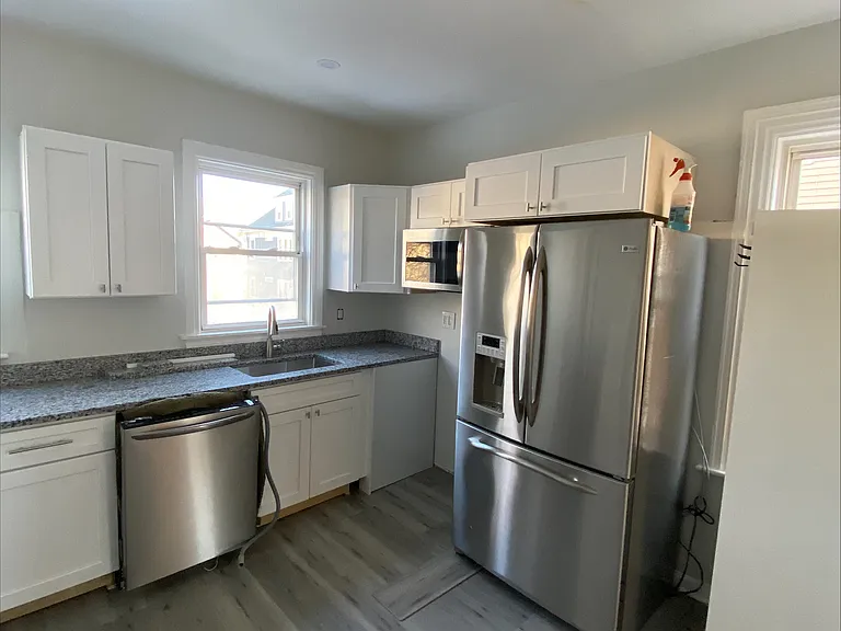 25 Pembroke Ave #2 — Photo 14