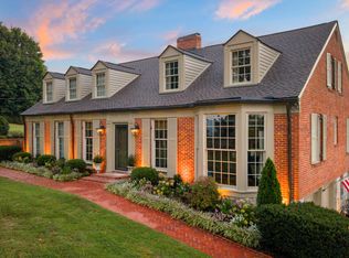 700 S Crest Rd, Chattanooga, TN 37404
