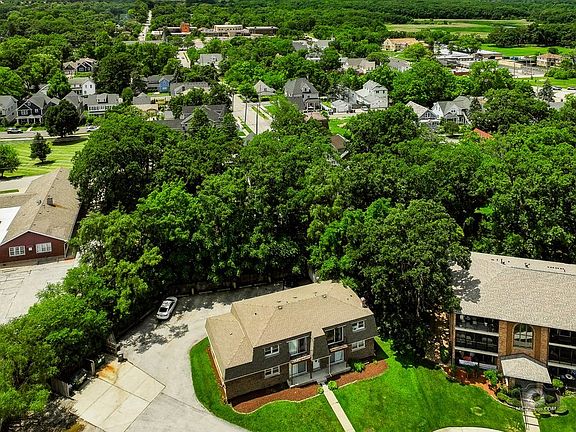 5th image of 9761 Ravinia Ln
