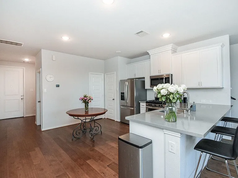 27950 Western Creek Ct — Photo 8