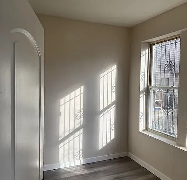 1144 Blake Ave #1R — Photo 6