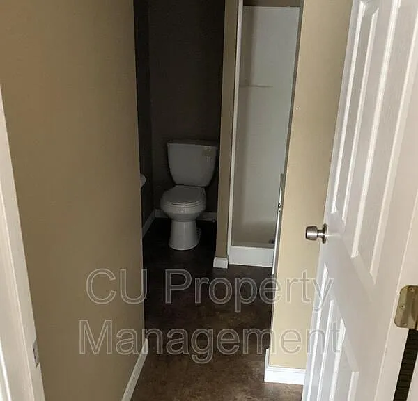 709 W Church St #3 — Photo 7
