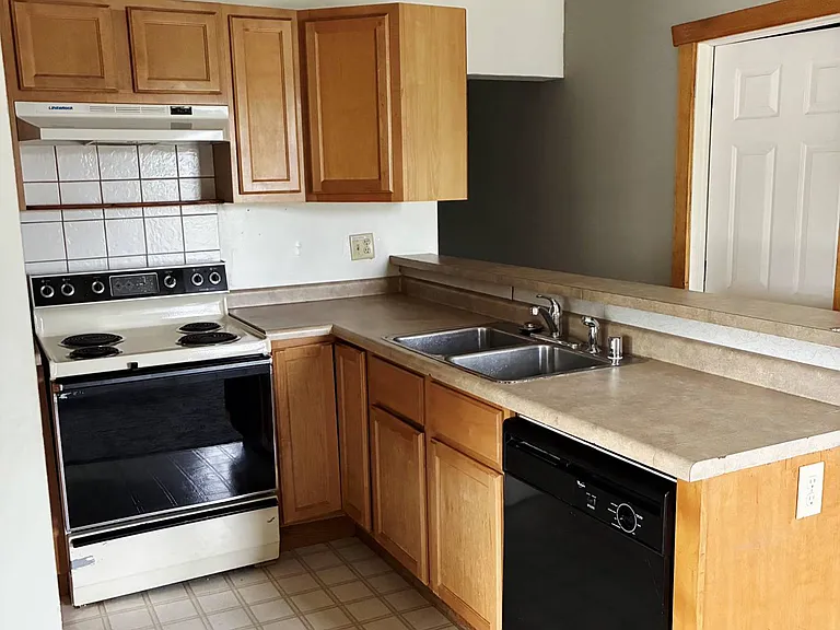 127 W Frederick St #B — Photo 3