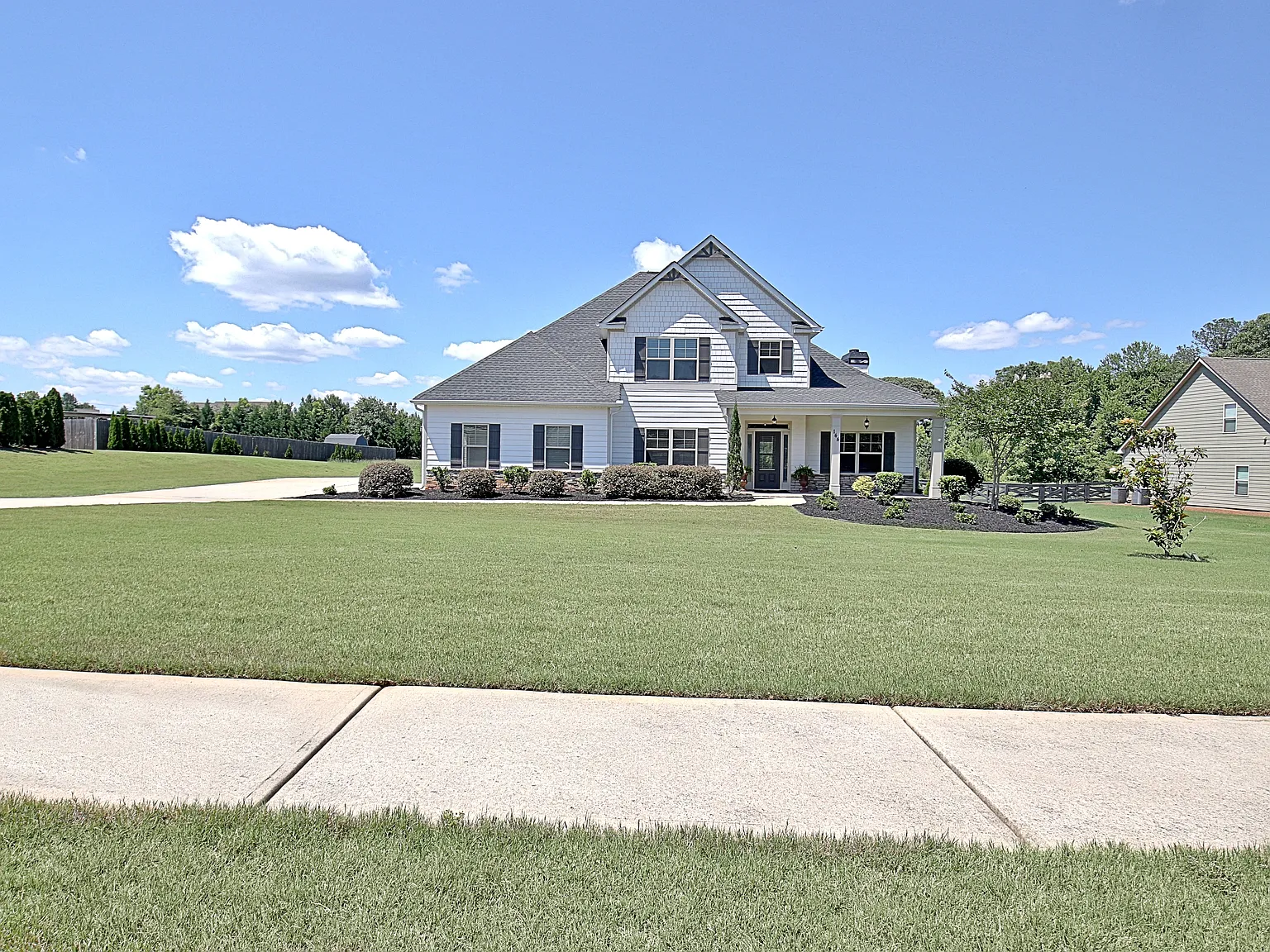 144 Reserve Pl — Photo 1