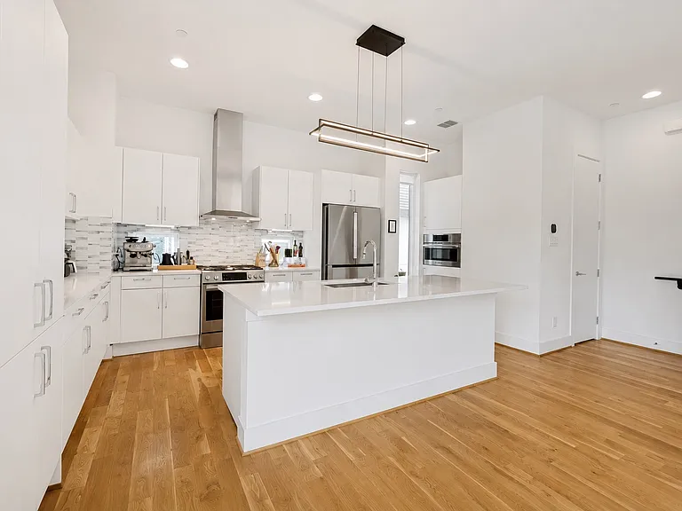 1952 Kearney Ct — Photo 12