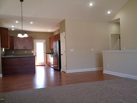 4th image of 16451 Picardie Way