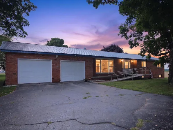 1629 N Warner Rd, Sumner, MI 48889