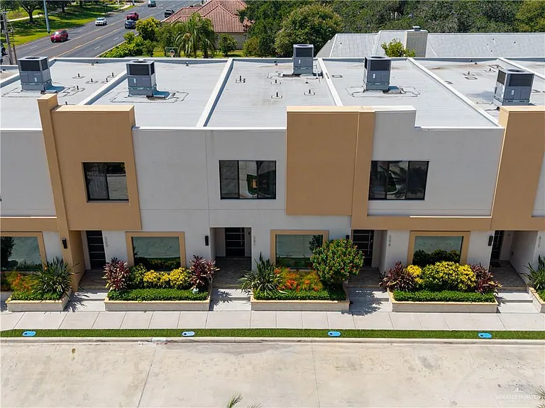 207 Canary Ave — Photo 3