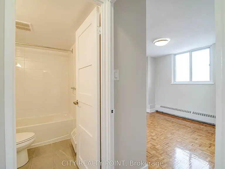 1500 Bathurst St #504 — Photo 7