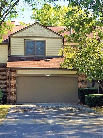 1st image of 23W435 Green Trails Dr