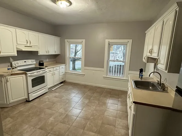 131 Ellsworth St #2, Brockton, MA 02301