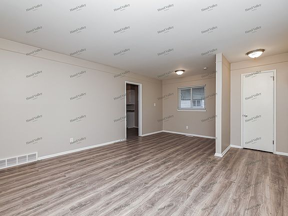 5th image of 578 Travis Dr