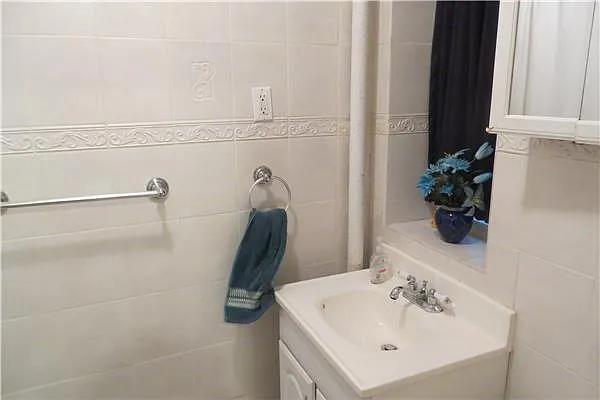 Rented by Maz Group NY | media 36