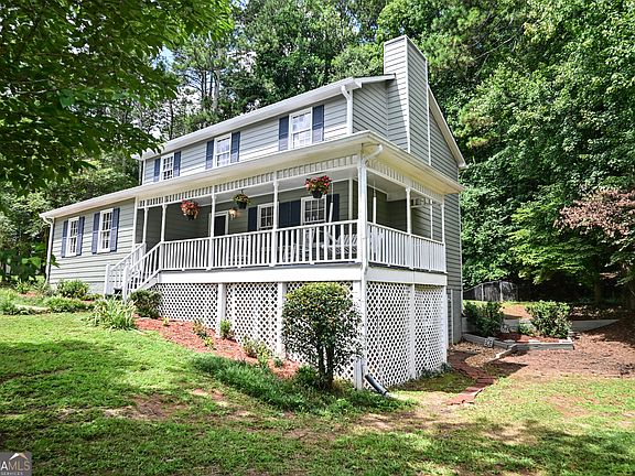 3rd image of 4069 Burnside Ln NW