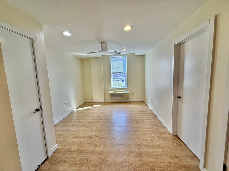 249 S 49th St #8O6 — Photo 63