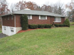 9118 Valley View Dr, Clarks Summit, PA 18411