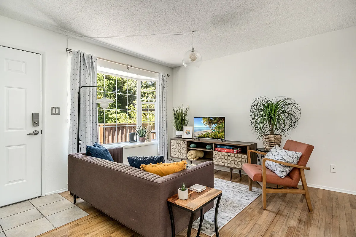 SE Morrison St, Portland — Photo 4