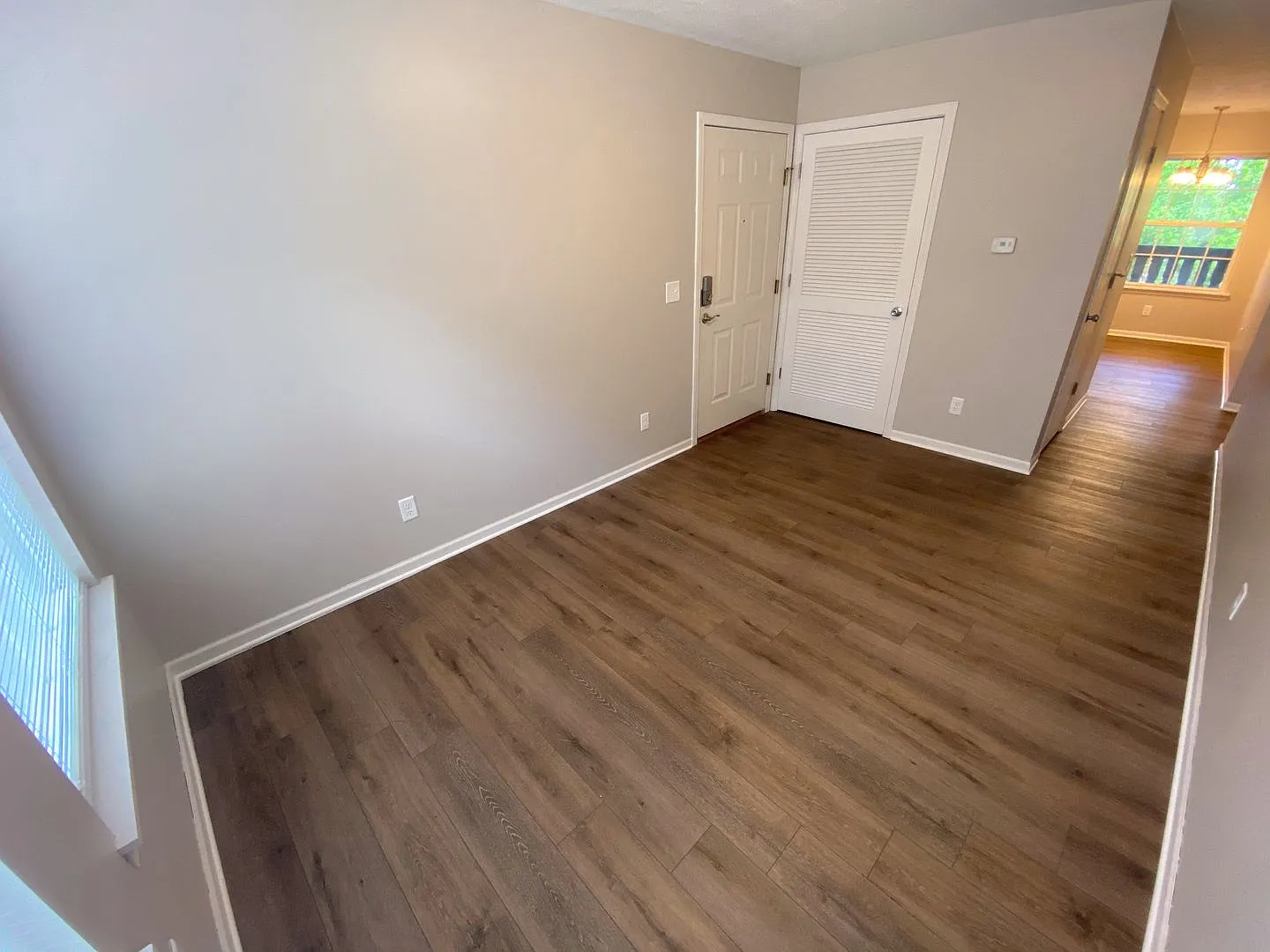 1102 Holloway St — Photo 3