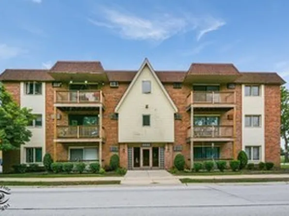 6655 172nd St APT 2A, Tinley Park, IL 60477